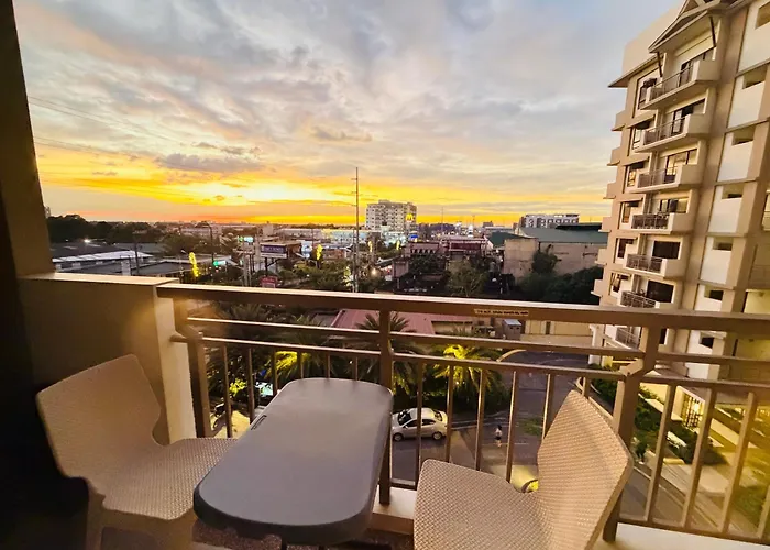2 Bedroom Near Naia Sm Bf Pool Balcony 6 Guest 마닐라