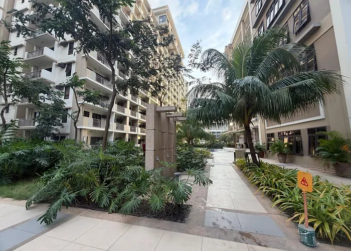 2 Bedroom Near Naia Sm Bf Pool Balcony 6 Guest