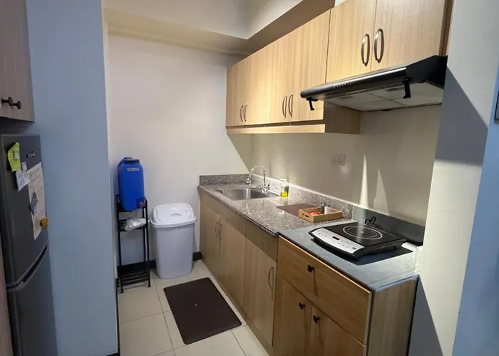 Apartment 2 Bedroom Near Naia Sm Bf Pool Balcony 6 Guest *